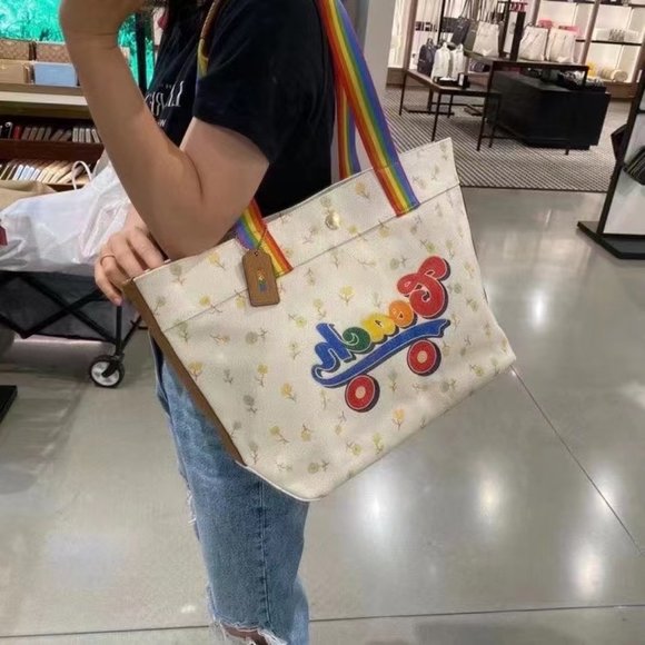 Tote With Rainbow Roller Skate Graphic c4099 - Picture 9 of 11